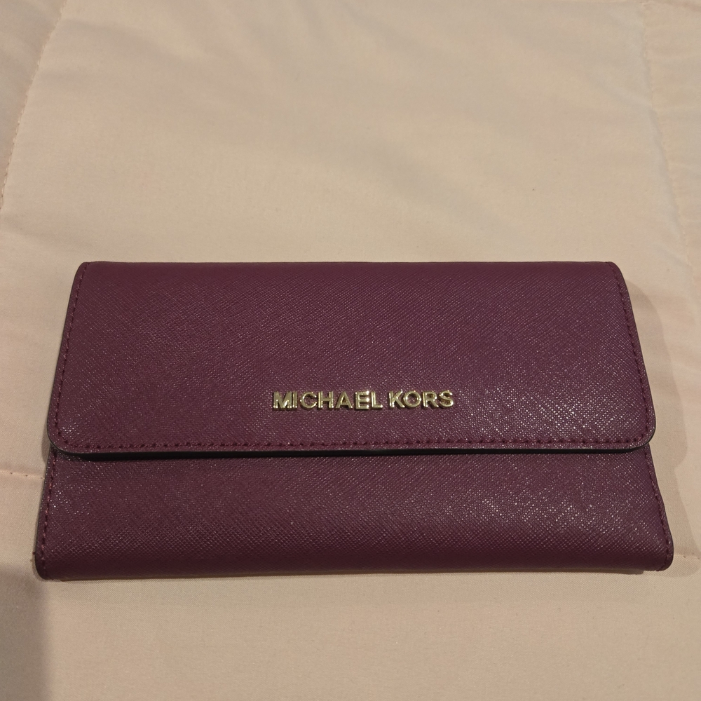 Michael Kors Plum Wallet - Picture 2 of 4